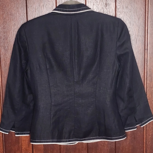Nieman Marcus Linen Blazer - Picture 2 of 10